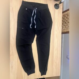 FIGS Zamora scrub jogger